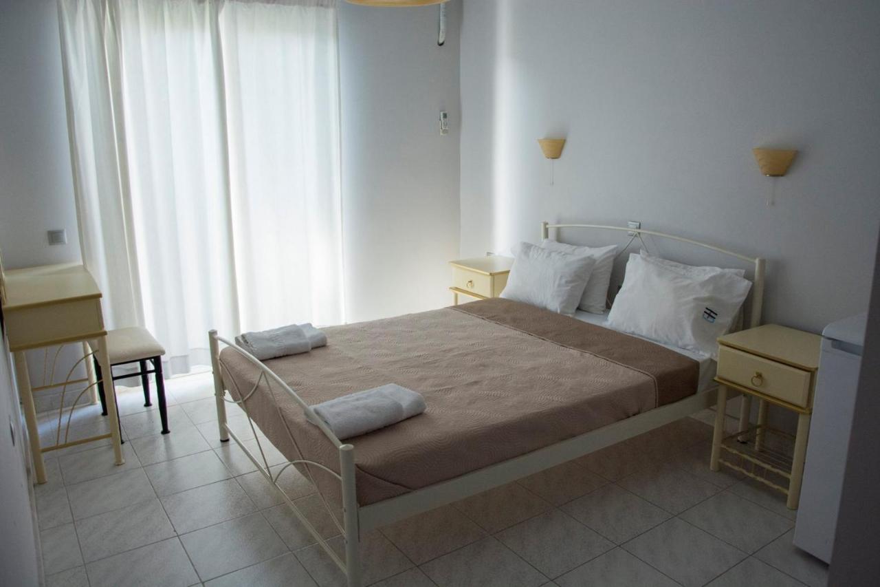 Appartamento George House Kariótai Esterno foto