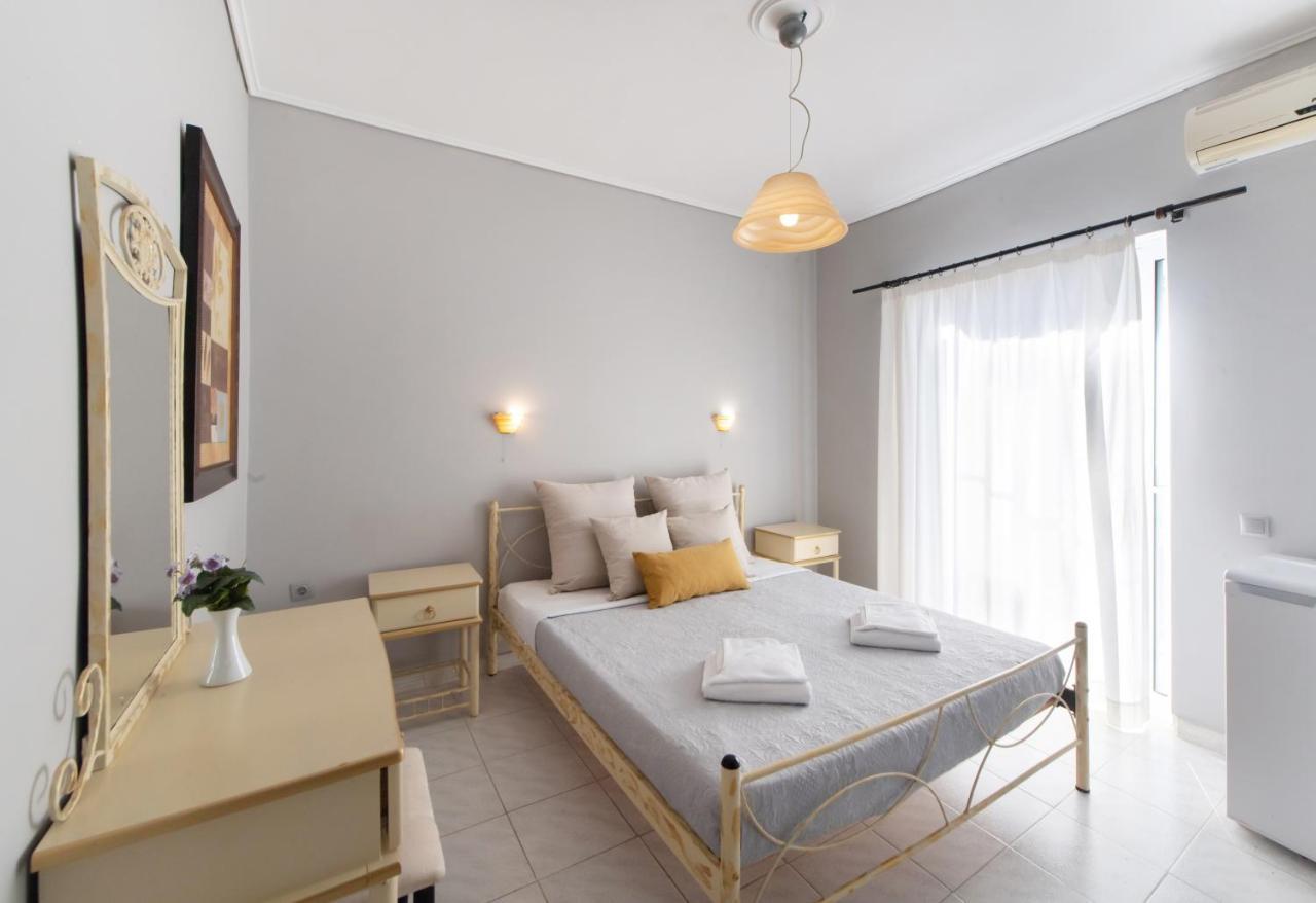 Appartamento George House Kariótai Esterno foto
