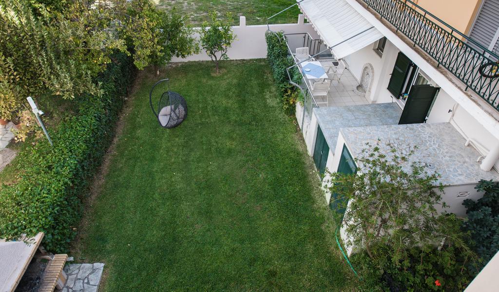 Appartamento George House Kariótai Esterno foto