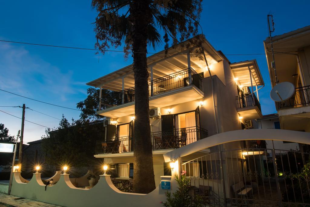 Appartamento George House Kariótai Esterno foto
