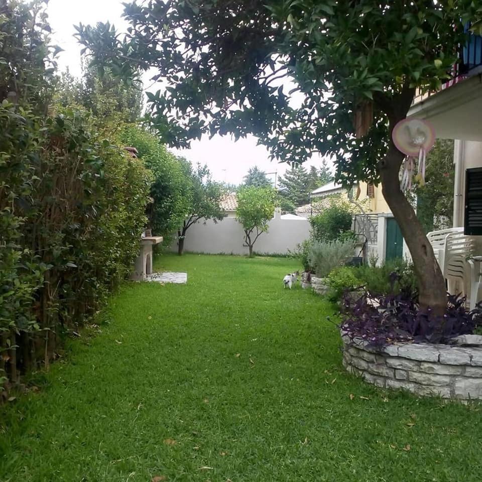 Appartamento George House Kariótai Esterno foto
