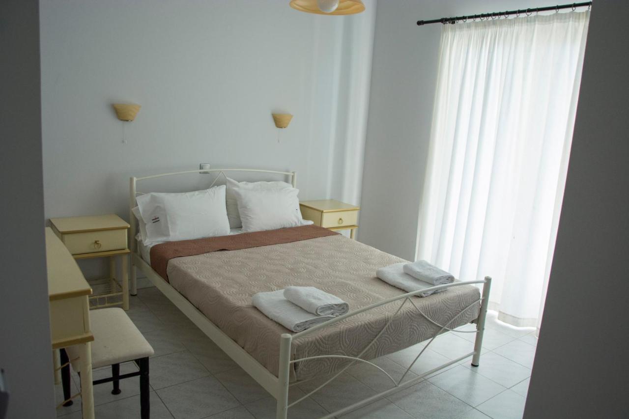 Appartamento George House Kariótai Esterno foto